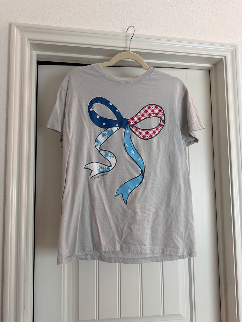 Women’s gray Graphic Bow Tee - Patriotic Ribbon Design